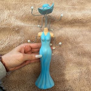 Lady figurine jewelry holder 💫